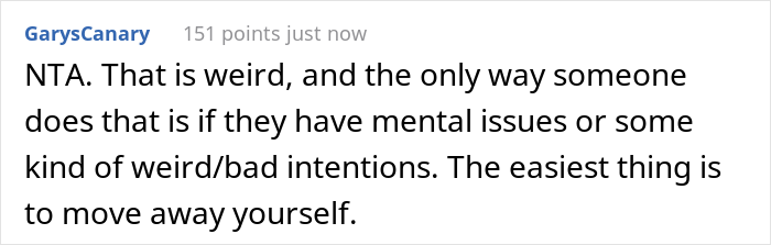 Stranger Sits Right Next To This Man When The Tram Is Almost Empty, The Man Confronts Them About It Stranger Sits Right Next To This Man When The Tram Is Almost Empty, The Man Confronts Them About It