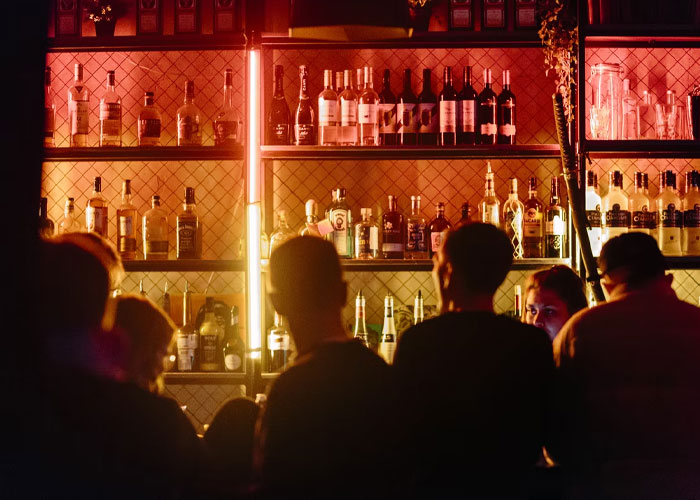 "What's The Shadiest Cost-Saving Tactic You've Seen In A Restaurant Or Bar?" (30 Answers)