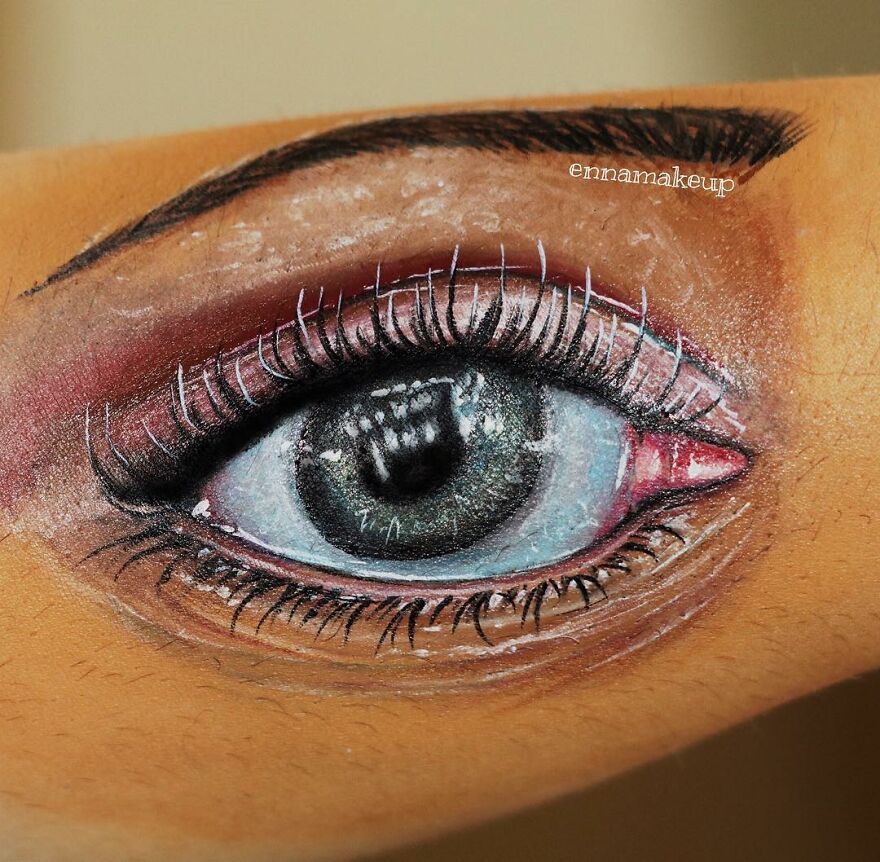 I Don't Let My Wheelchair Define Me And Find Happiness By Painting On My Body