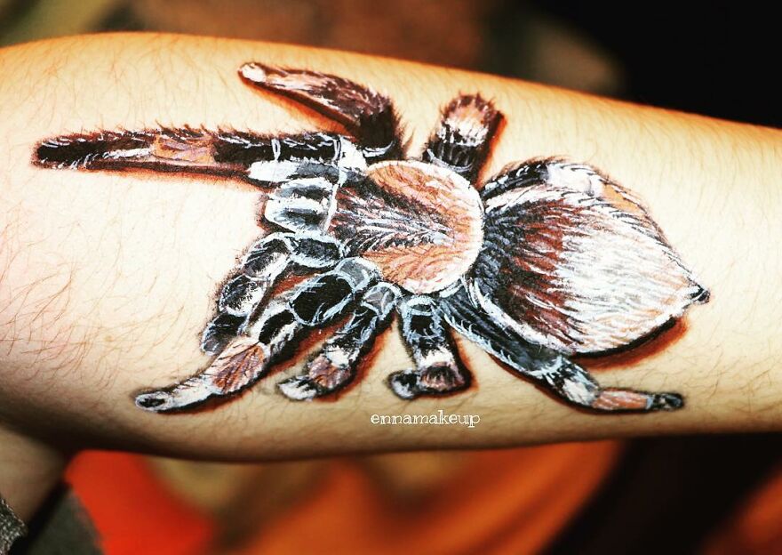 I Don't Let My Wheelchair Define Me And Find Happiness By Painting On My Body