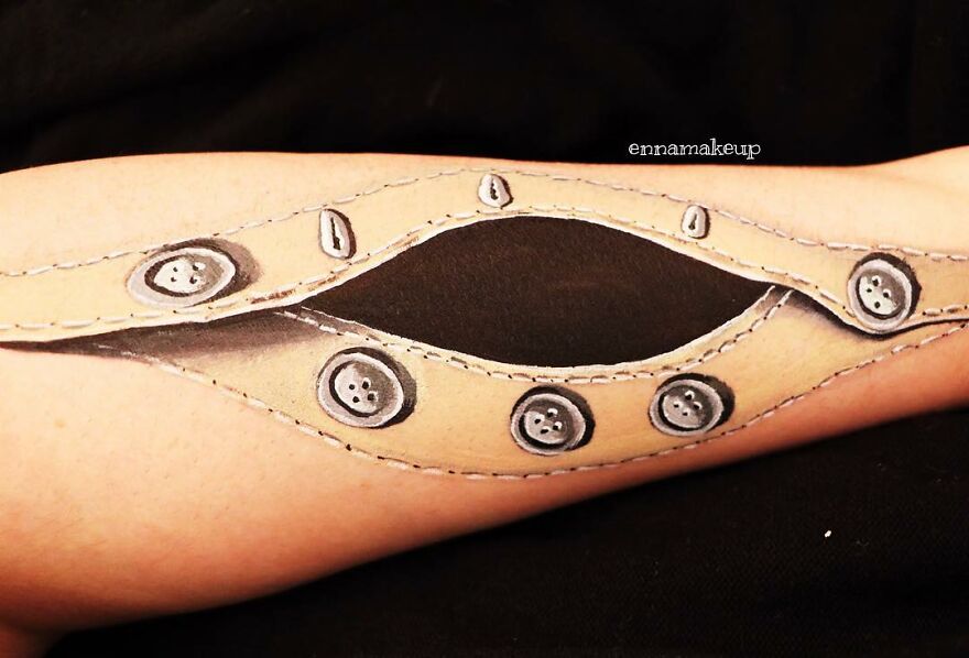 I Don't Let My Wheelchair Define Me And Find Happiness By Painting On My Body