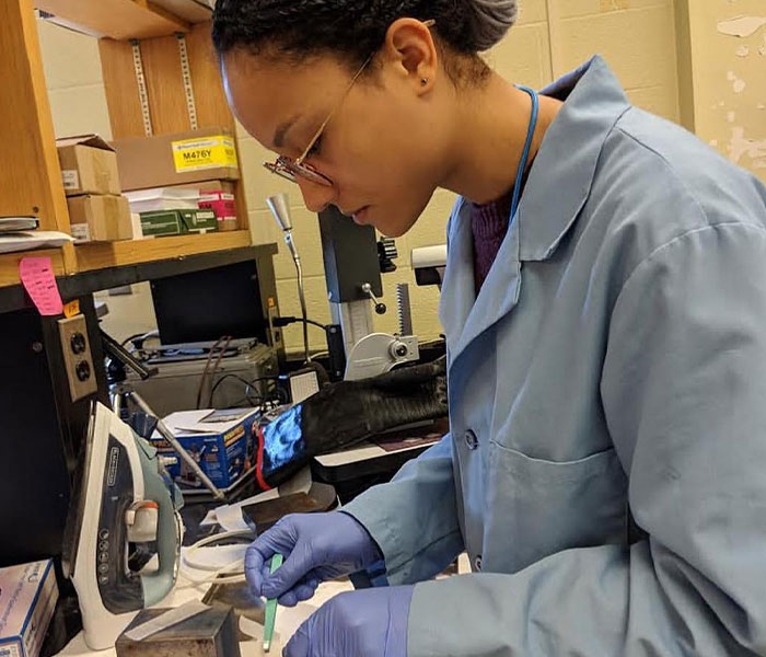 Woman Honors The Achievements Of Over 1,700 Unknown Female And Minority Scientists By Writing Their Bios On Wikipedia Woman Honors The Achievements Of Over 1,700 Unknown Female And Minority Scientists By Writing Their Bios On Wikipedia