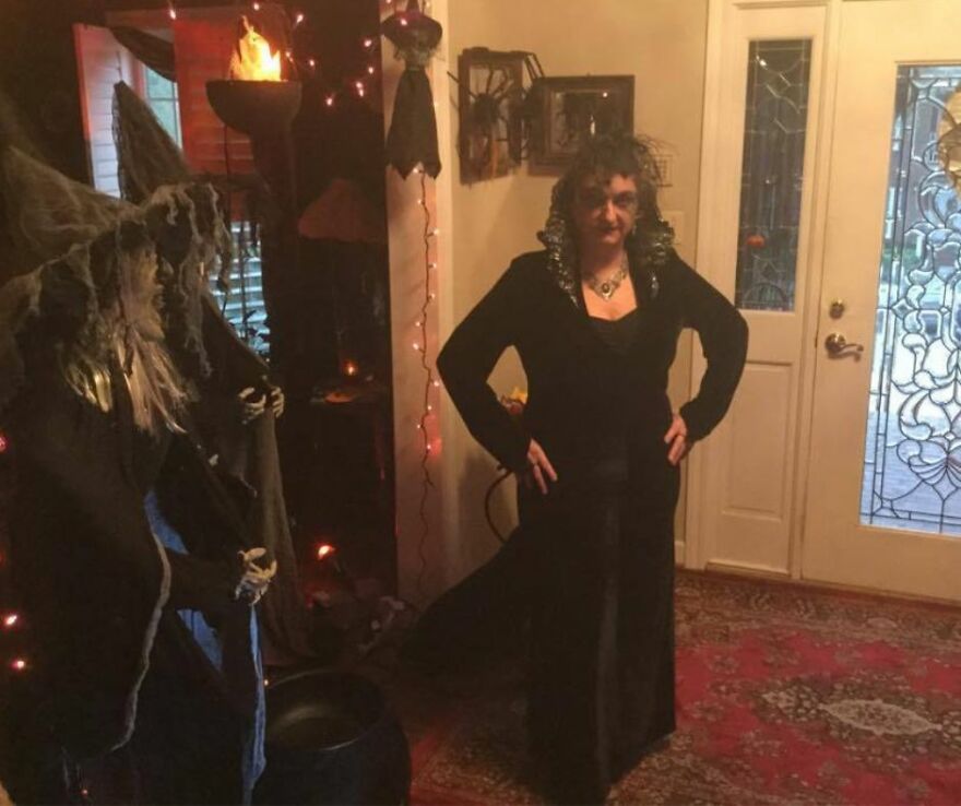 13 Halloween Costumes: Odd, Strange And Fun