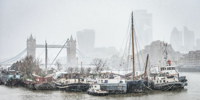 Urban Life Commended: Houseboating In The Snow