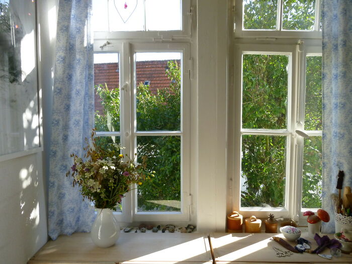 30 Folks Online Recall Their First-Ever Memories, Whether Fond Or Not