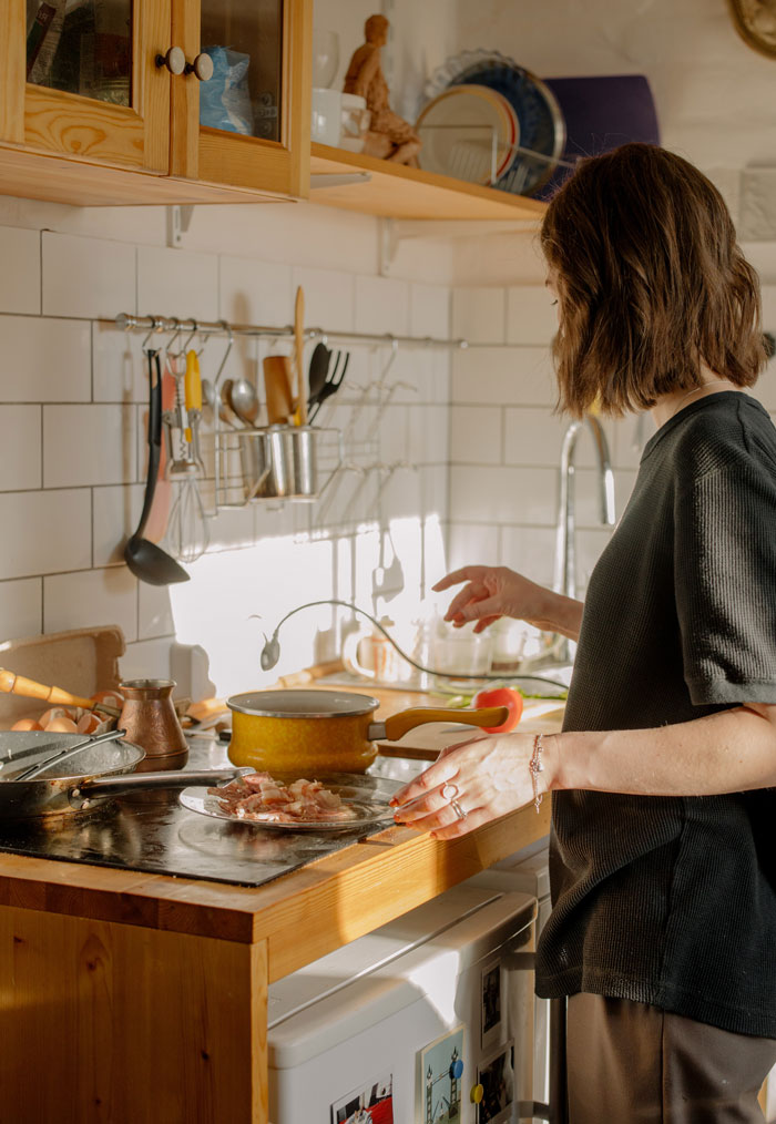 Woman cooking in the kitchen