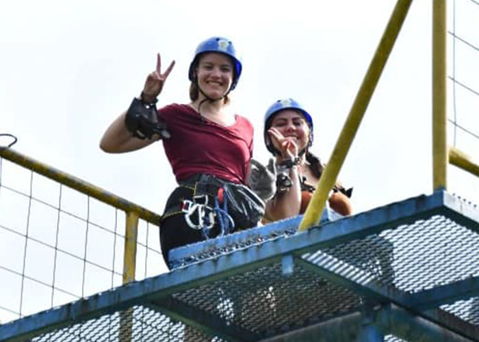 Two Women Learned They Were Dating The Same Man, Dumped Him And Went On Vacation Two Women Learned They Were Dating The Same Man, Dumped Him And Went On Vacation