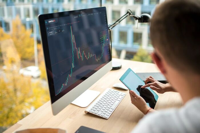 Folks Online Are Cracking Up At This Man For Choosing Crypto Assets Over The House In His Divorce Folks Online Are Cracking Up At This Man For Choosing Crypto Assets Over The House In His Divorce