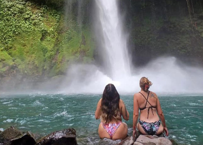 Two Women Learned They Were Dating The Same Man, Dumped Him And Went On Vacation Two Women Learned They Were Dating The Same Man, Dumped Him And Went On Vacation