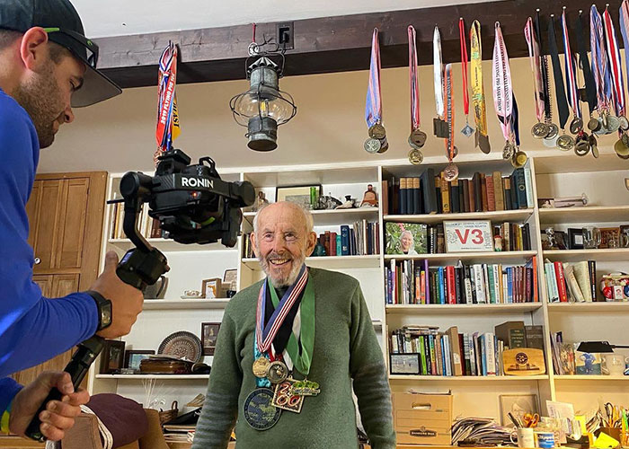 This Man Started Running To Battle The Grief Of Losing His Wife, Continues To Run 7 Decades Later This Man Started Running To Battle The Grief Of Losing His Wife, Continues To Run 7 Decades Later