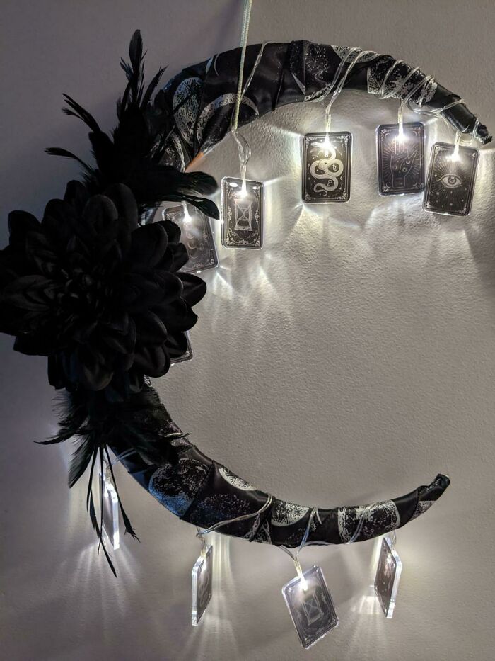 I Asked My Sister To Make Me A Witchy Halloween Wreath This Year And She Did Not Disappoint