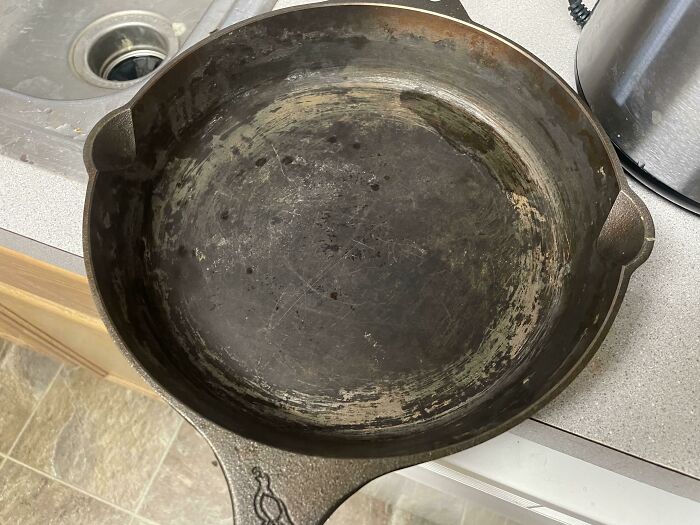 Roommate Scrapped My Cast Iron Seasoning Down To The Metal And Left Water In It