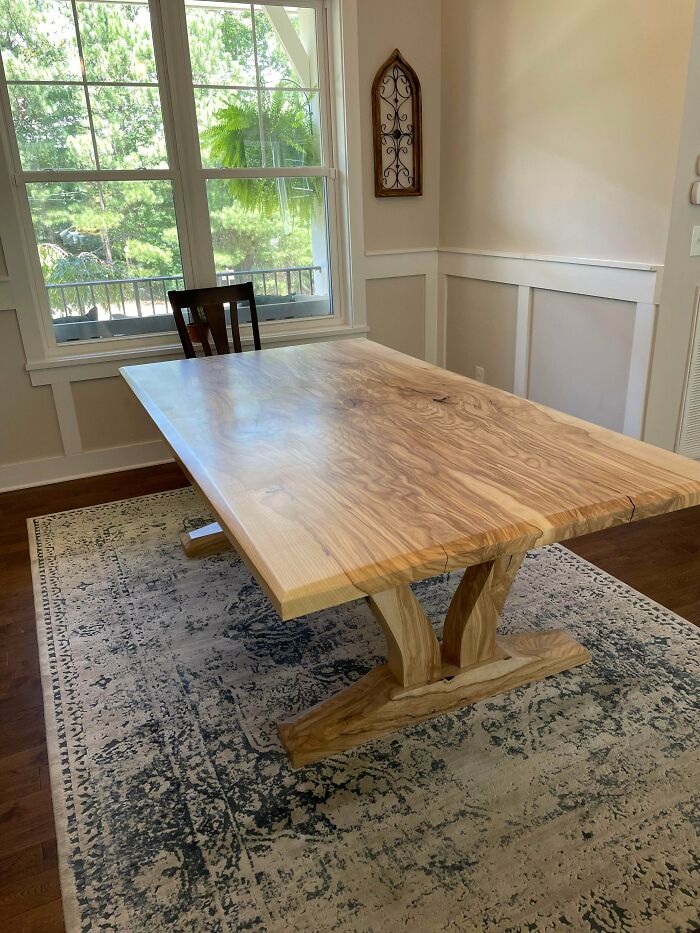 Mi mujer quería una mesa. Le hice una mesa