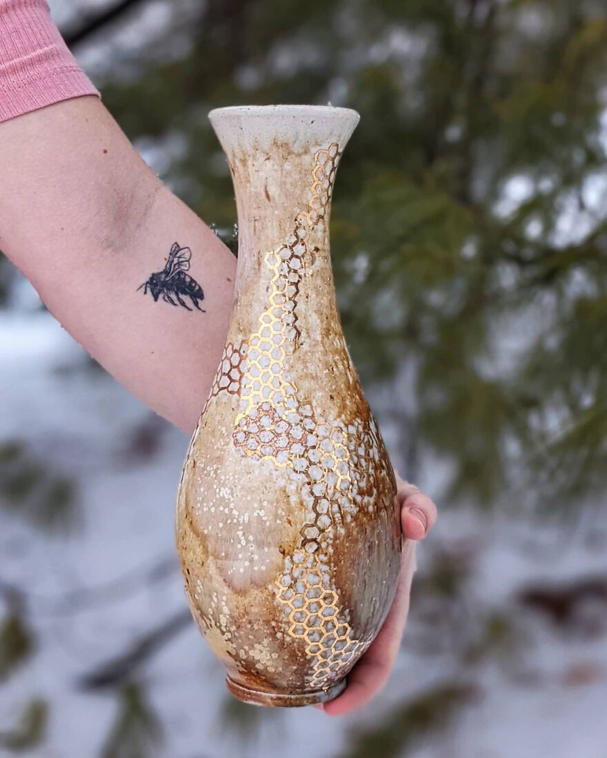Salt Fired Porcelain Vase With Gold Luster Honeycomb