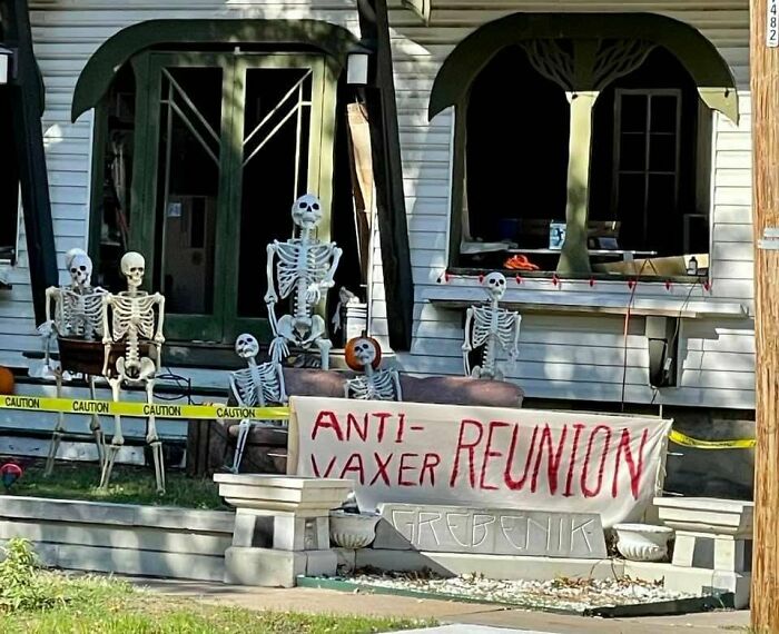 Anti-Vaxxer Reunion For This Year's Halloween