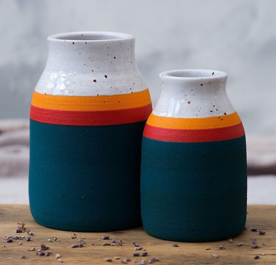 Underglaze Vessels On Speckled