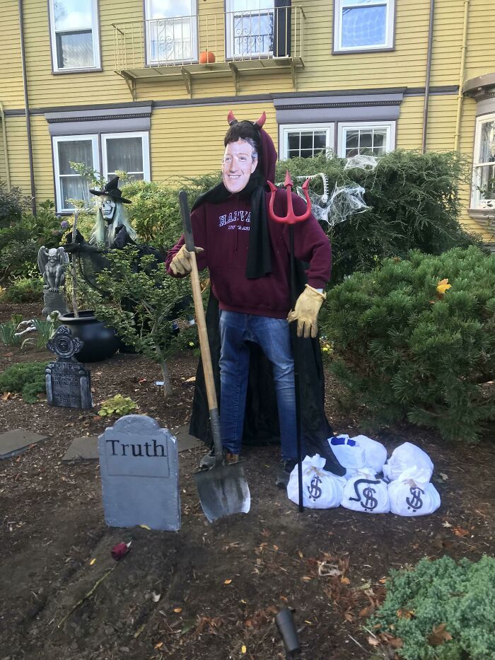 Got Spooked By My Neighbor's Yard Decorations