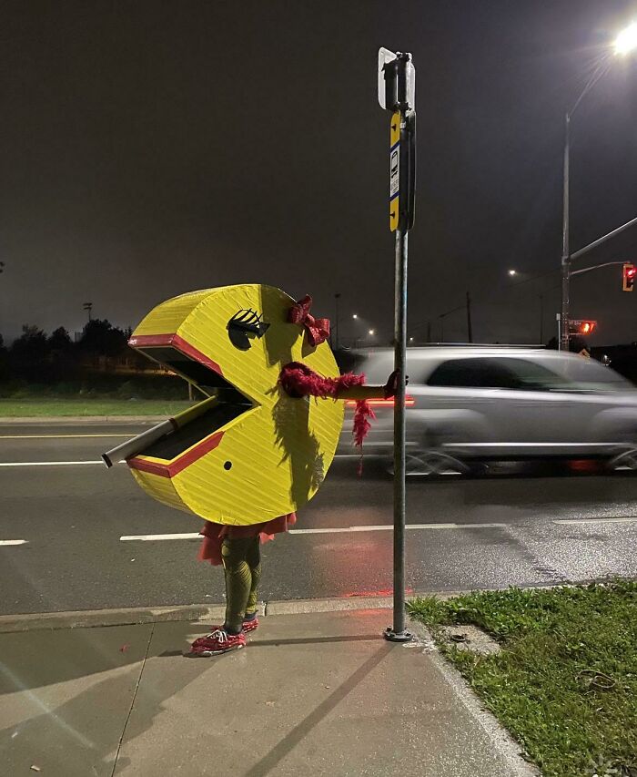 I Was A Sexy Miss Pacman For Halloween. Here’s My Homemade Costume