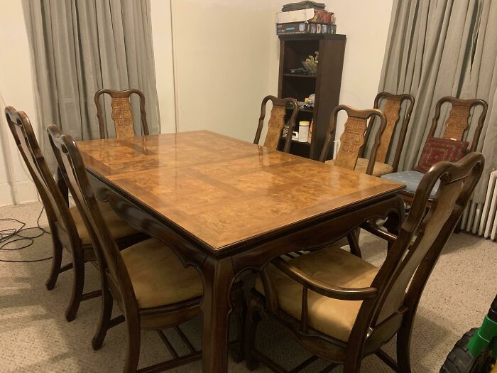 Freecycle Dining Table With 2 Leaves And 10 Chairs! Just In Time To Host Thanksgiving!
