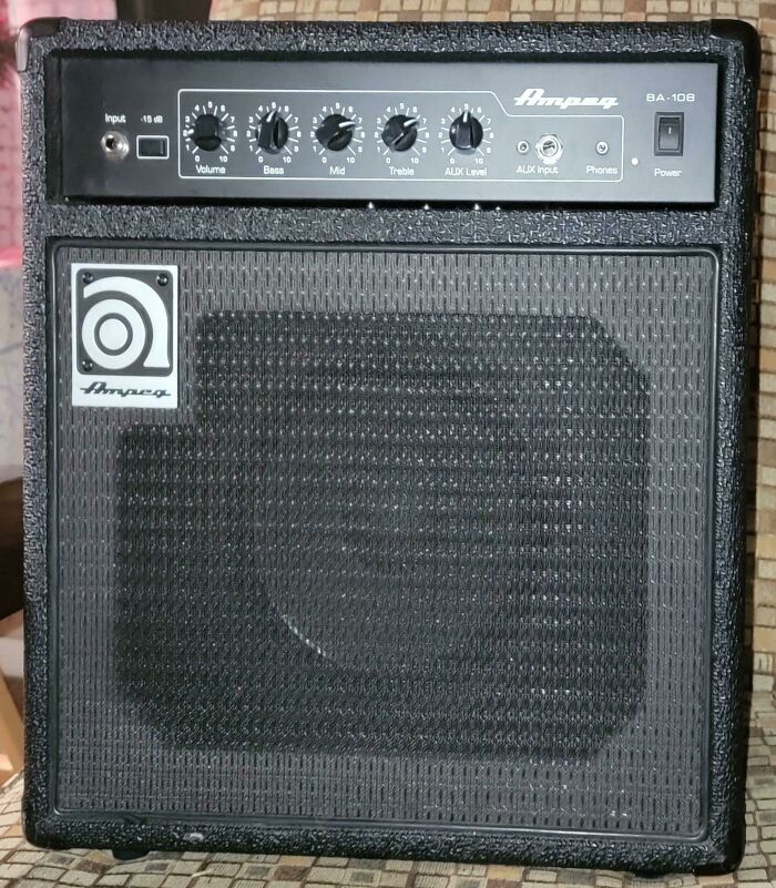 My Wife Spotted This Sunday Night On The Way Home Just Sitting Next To A Garbage Can On The Curb. It's Practically Brand New Without A Cord. Ampeg B108 And I've Been Wanting To Get An Ampeg For Years Now!!! Thank The Curb Find Gods For This Extraordinary Luck!!! It Actually Rained A Few Hours Later