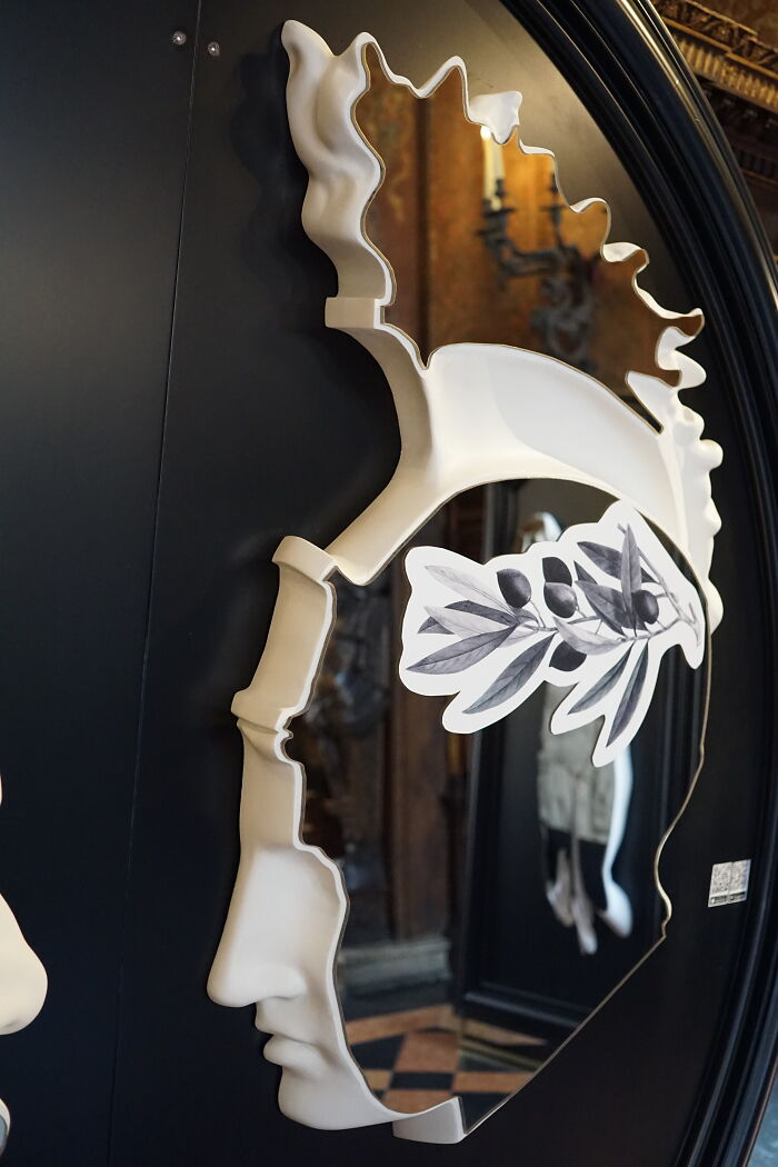 The Expression “Mirror Mirror On The Wall” Suits The “I Classici” Collection (9 Pics) The Expression “Mirror Mirror On The Wall” Suits The “I Classici” Collection (9 Pics)