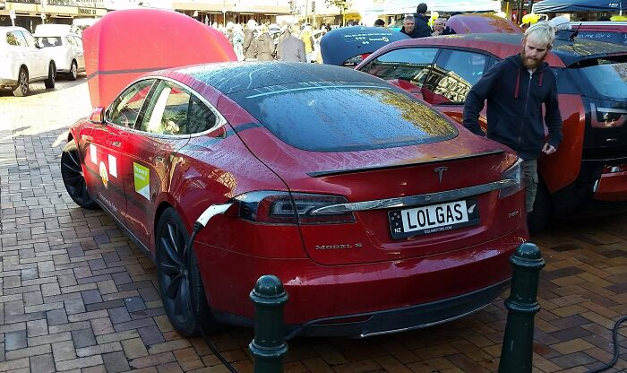 I Live In New Zealand. First Time Seeing A Model S. License Plate Did Not Disappoint