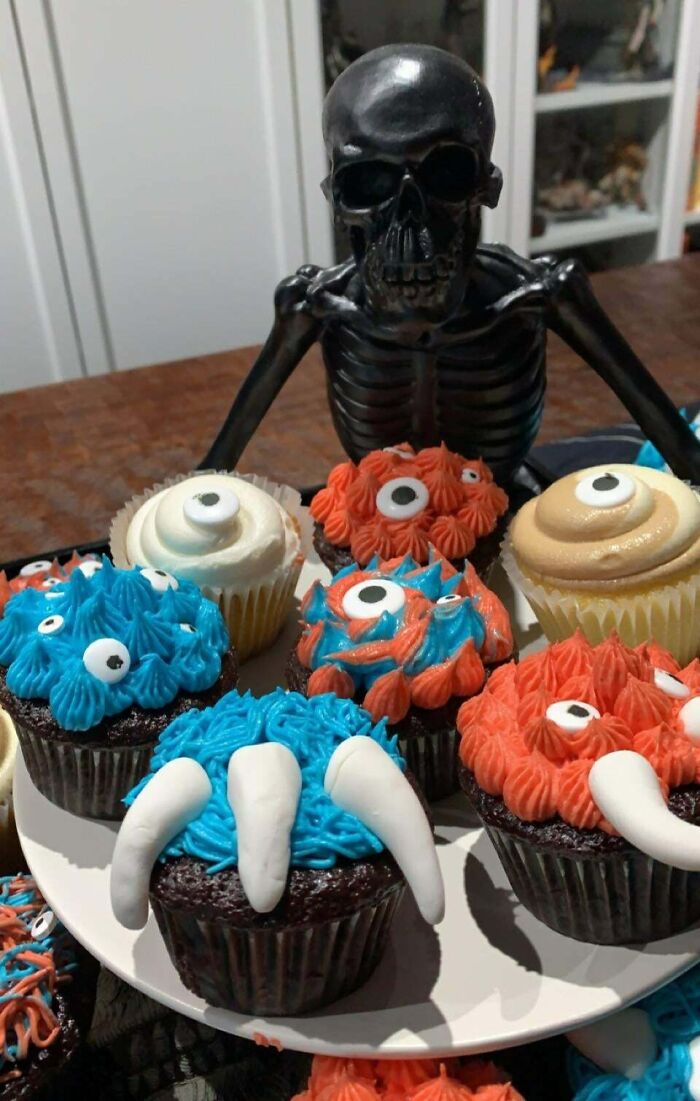 Made Monster Cupcakes For A Halloween Party! I’m Actually Pretty Proud About How They Came Out