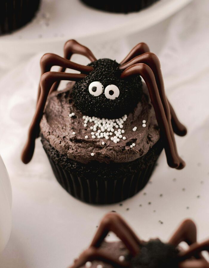 Chocolate Spider Cupcakes For Halloween