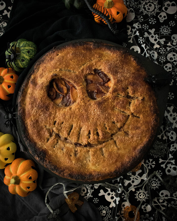Spooky Halloween Apple Pie