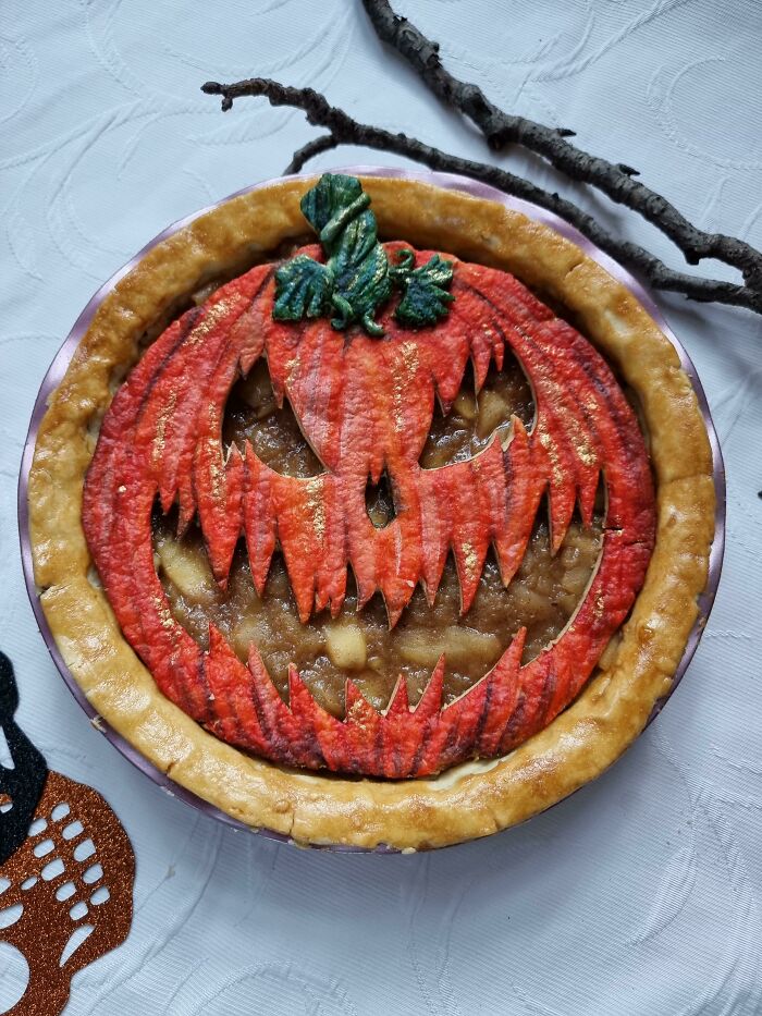 My Halloween Apple Pie