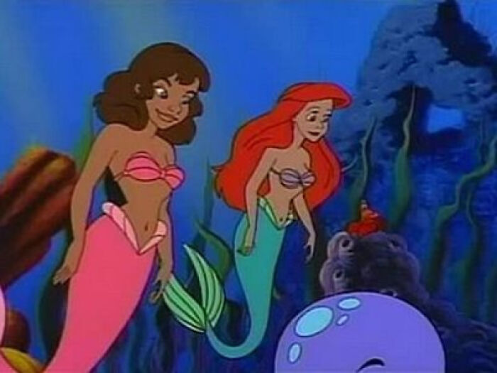 En La Sirenita (1991), Ariel conoce a una sirena africana de Costa de Marfil. Porque las sirenas son ficticias y pueden ser negras