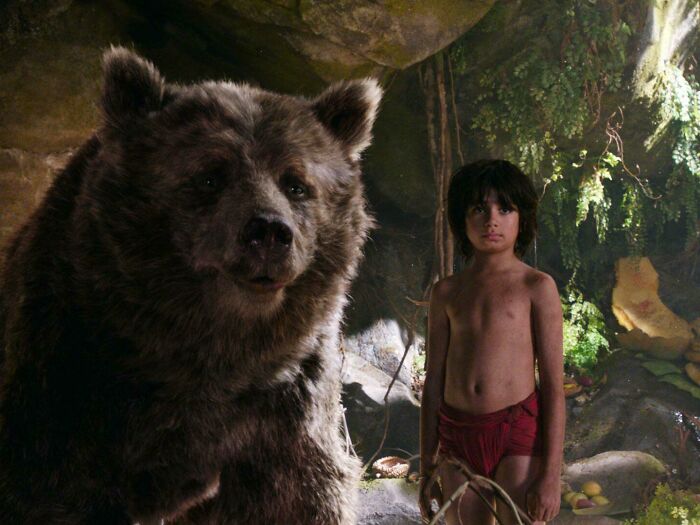 En El libro de la Selva (2016) tenían animales reales al principio pero 5 Mowglis fueron comidos vivos