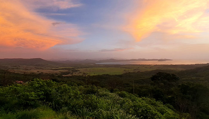 Two Women Learned They Were Dating The Same Man, Dumped Him And Went On Vacation Two Women Learned They Were Dating The Same Man, Dumped Him And Went On Vacation