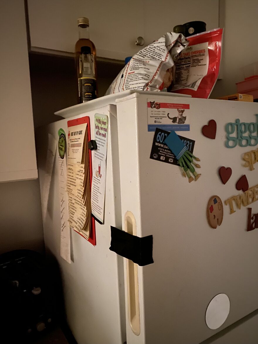 Hey Pandas! Post One Photo That Explains What Apartment Living Actually Looks Like & Needs Repaired And Has At Least 3 Maintenance Portal Tickets. Hey Pandas! Post One Photo That Explains What Apartment Living Actually Looks Like & Needs Repaired And Has At Least 3 Maintenance Portal Tickets.