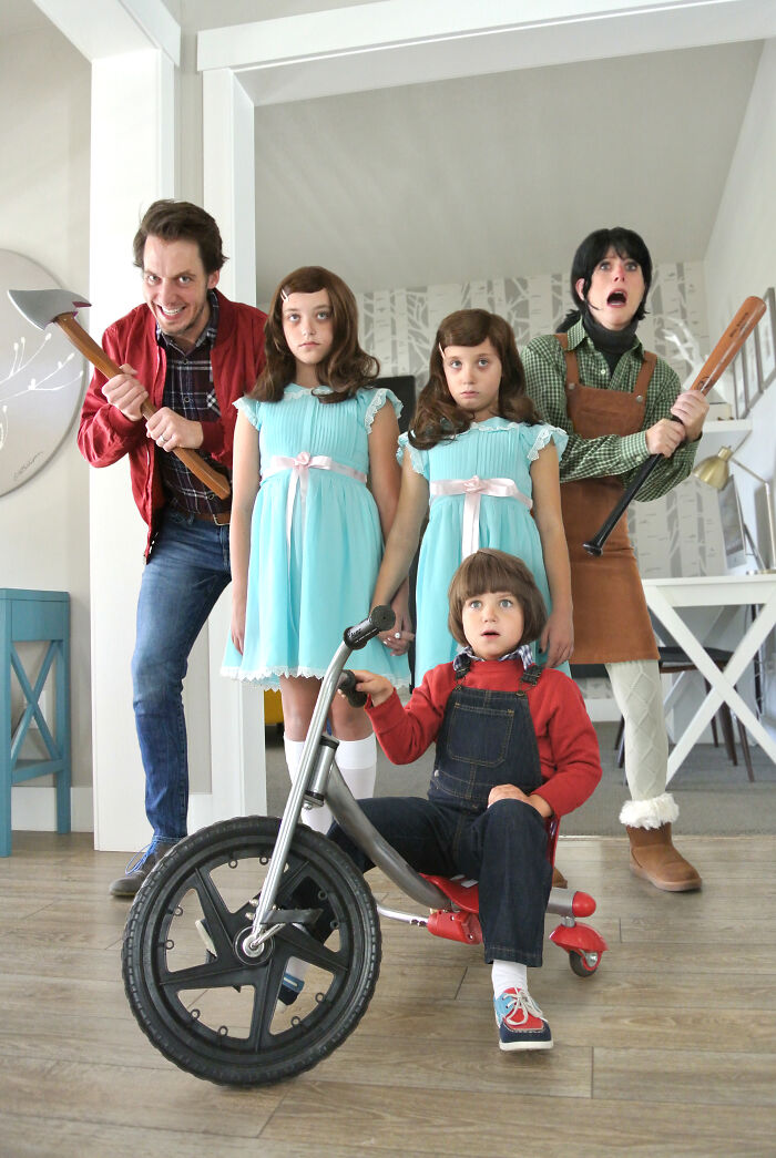 Halloween Photo Tradition (8 Pics) Halloween Photo Tradition (8 Pics)