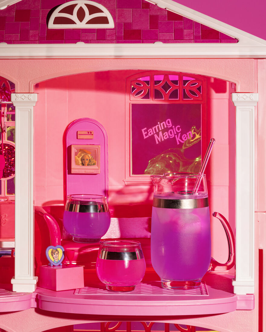 We Turned An Old Barbie Dreamhouse Into A Bar With Themed Barbie Cocktails In Each Room (9 Pics)
