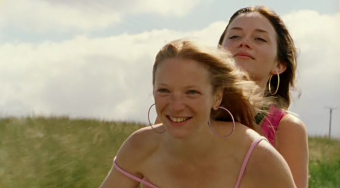 Emily Blunt And Natalie Press In My Summer Of Love (2004)