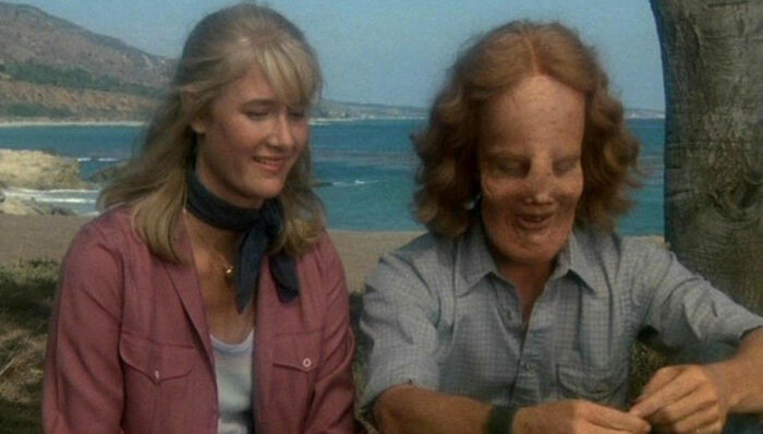 Laura Dern And Eric Stoltz In Mask (1985)