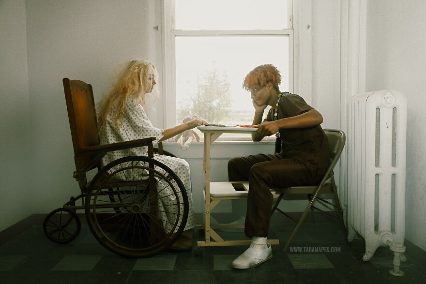 What If Alice Was Really Insane? I Went To An Old Asylum And Created A Photoshoot To Tell A Different Story About Alice And Her "Wonderland" (23 Pics)