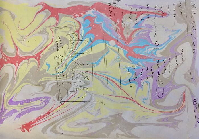 Colorful traditional marbling with flowing designs, highlighting the intricacy of Sernakkab art.