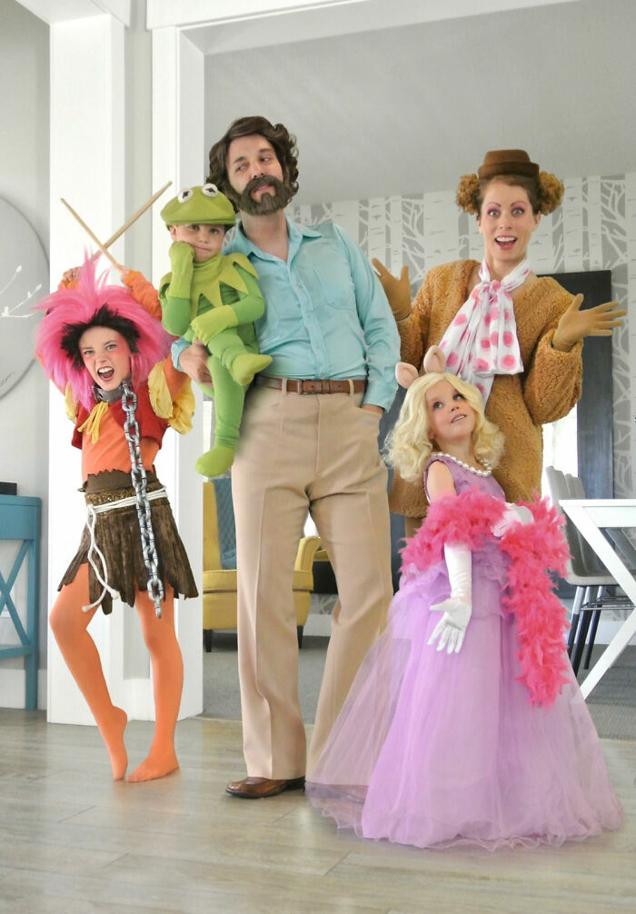 Halloween Photo Tradition (8 Pics) Halloween Photo Tradition (8 Pics)