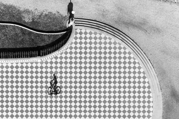 La sombra de la bicicleta por Francesco Luongo