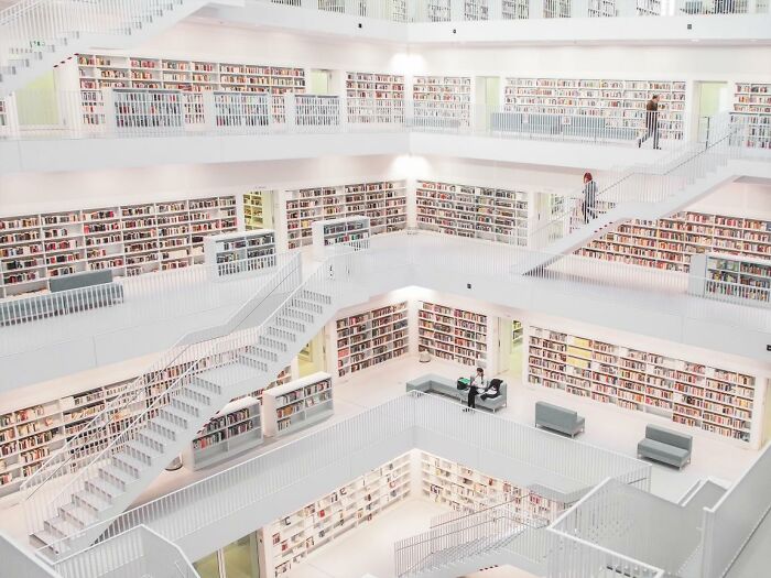 Biblioteca por Helmut Oberritter