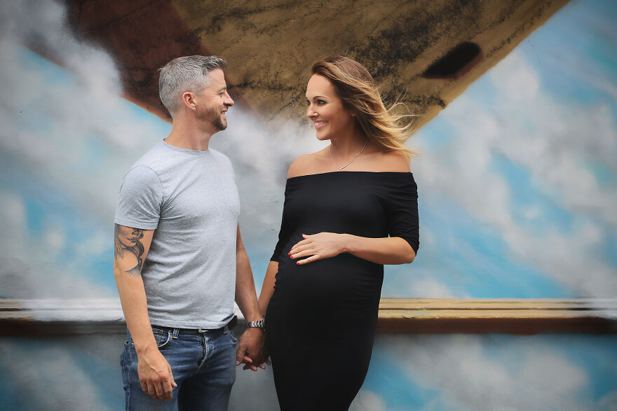 Maternity photograph of a couple