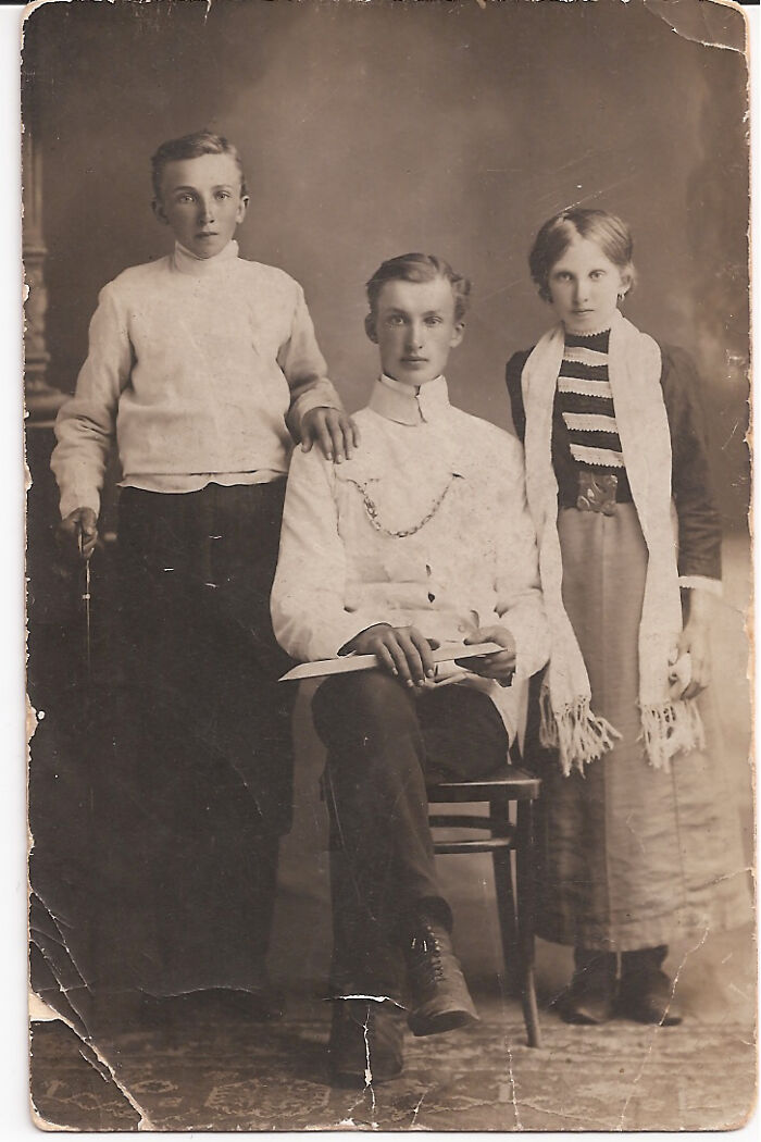 The Only Photo I Have Of Family My Grandfather Left Behind In Minsk, Circa 1910.