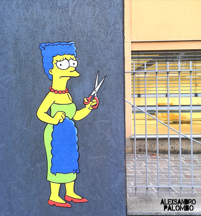 Street Art By Alexsandro Palombo "The Cut" Portrays Marge Simpson Cutting Her Iconic Hair In Solidarity With Mahsa Amini (6 Pics)