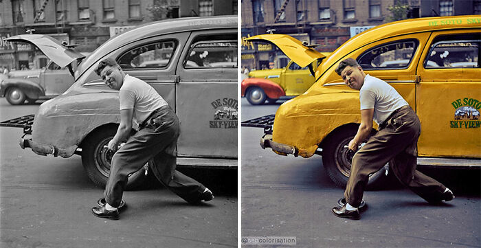 Hombre cambiando una rueda, Nueva York, fotografiado en 1946 por Stanley Kubrick