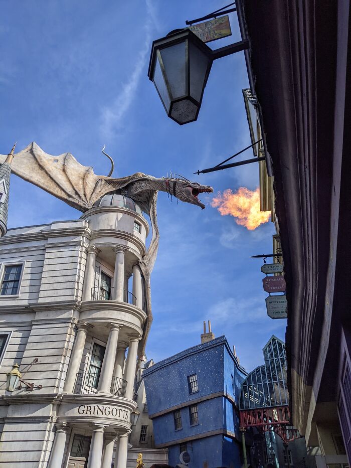The Dragon At Diagon Alley In Universal Studios!