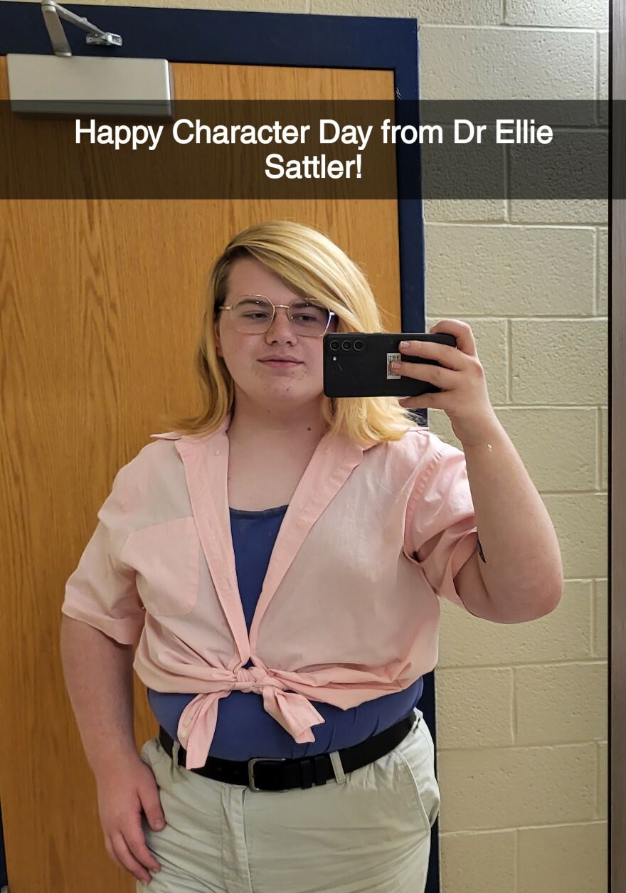Not Quite Halloween, But I Went As Dr Sattler For Costume Day At My School!