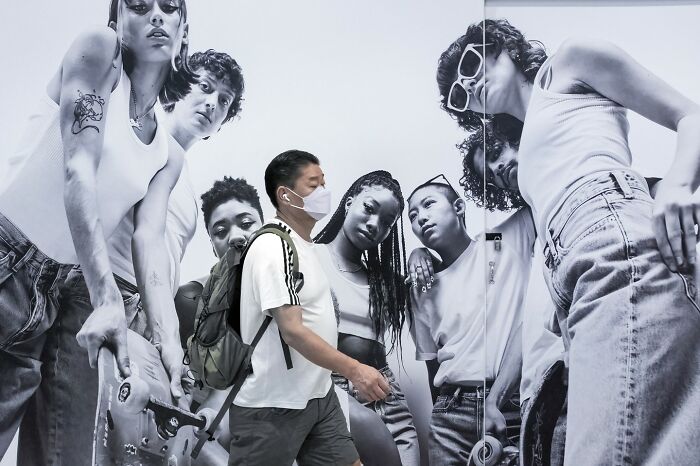 35 Lucky Accidents Captured By Street Photographer Edas Wong (New Pics)